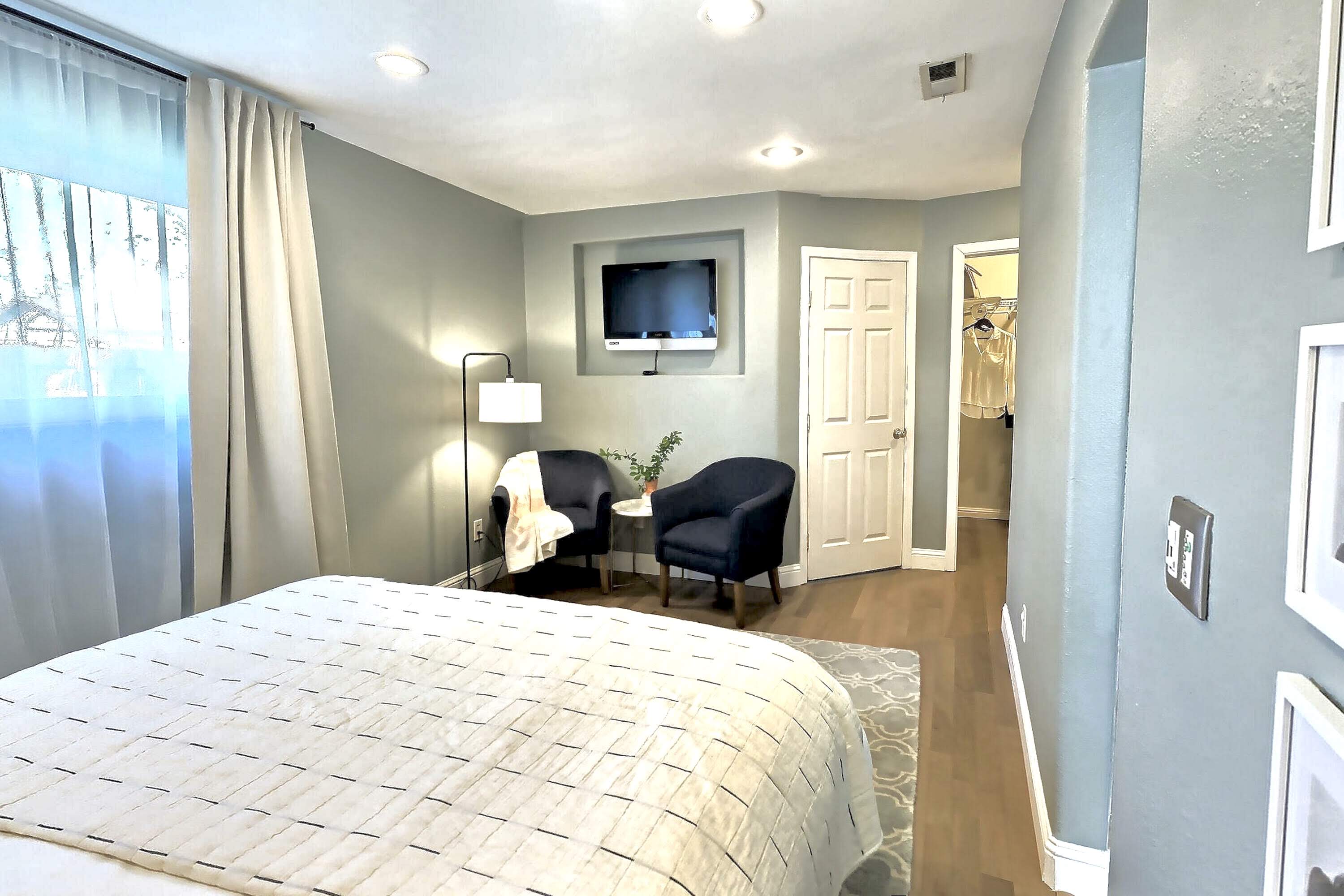 Single family home renovation photo 10